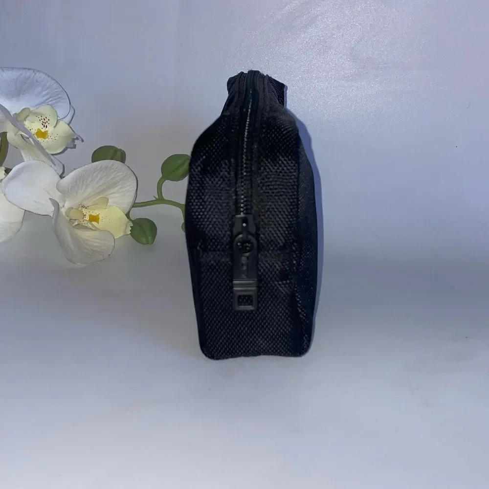 Tumi discover sleek